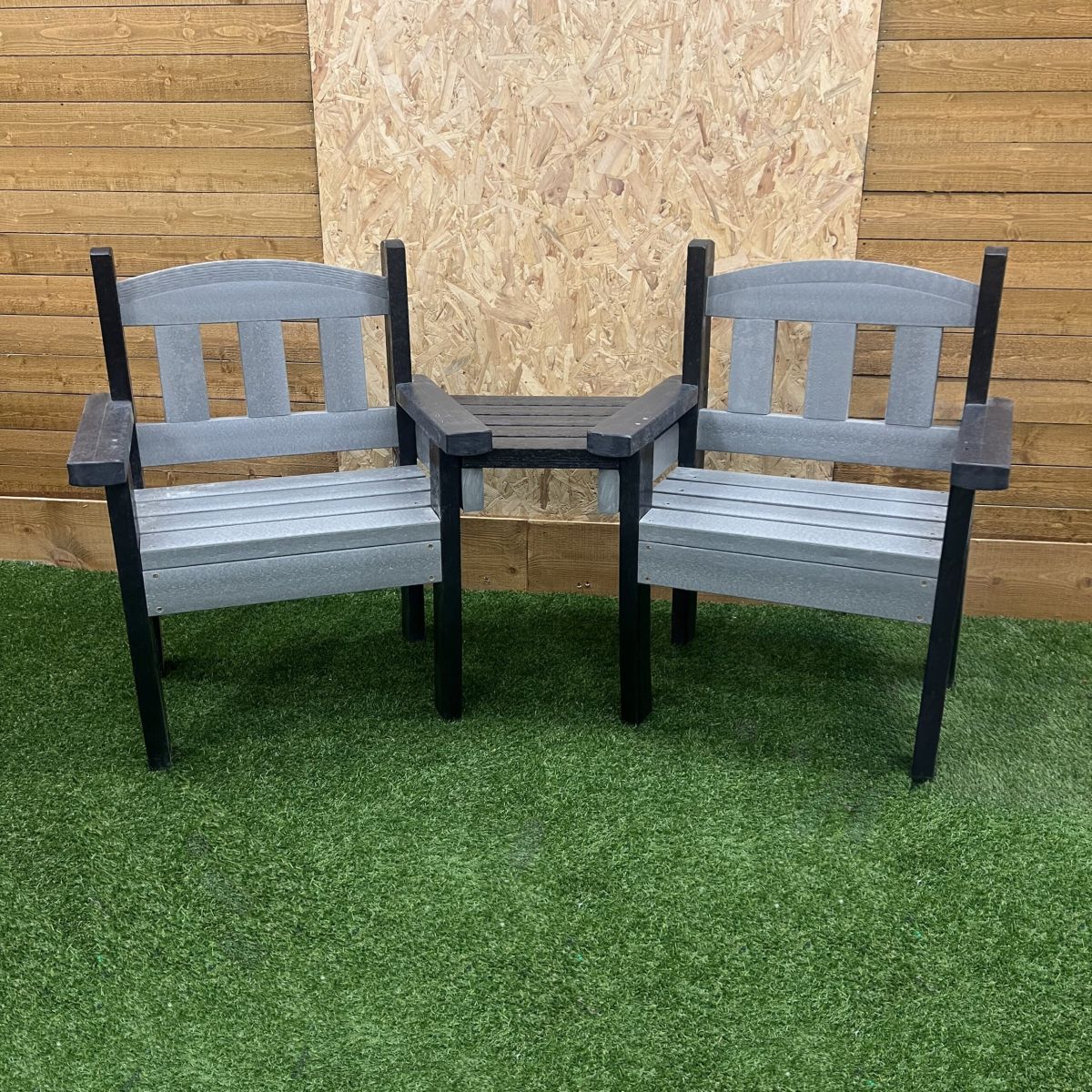 Recycled Plastic Conversation Seat - Black Framework