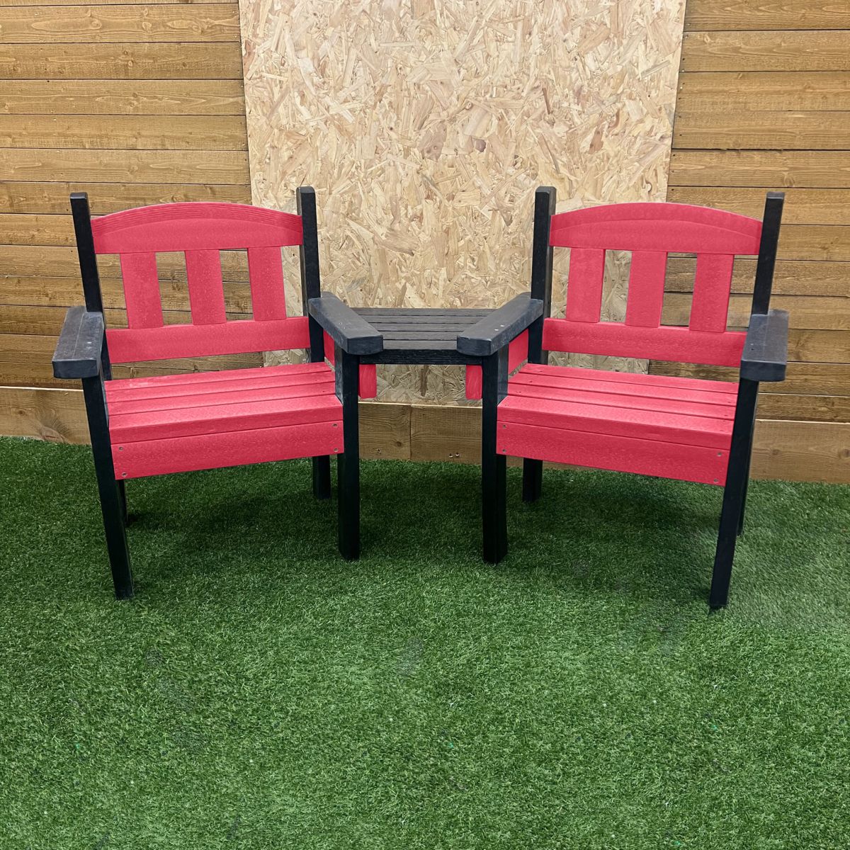 Recycled Plastic Conversation Seat - Black Framework